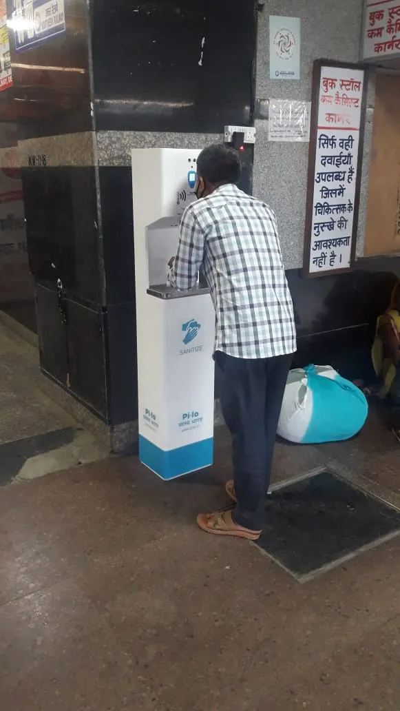 Hand Sanitizer & Temperature Screening Booth || PILO || Smart || Covid-19