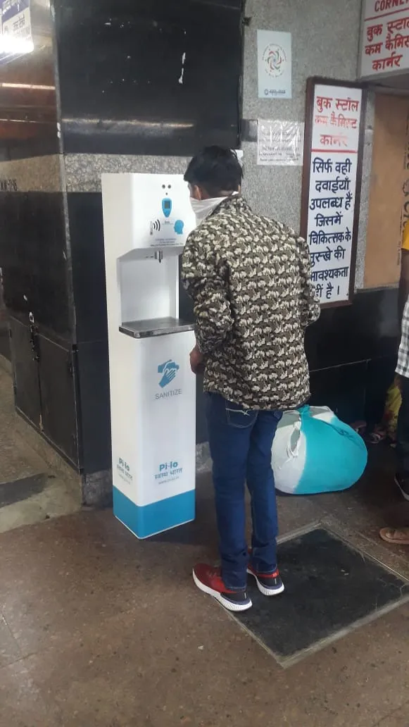 Hand Sanitizer & Temperature Screening Booth || PILO || Smart || Covid-19